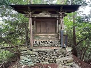 友内山