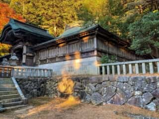 黄金山神社　拝殿