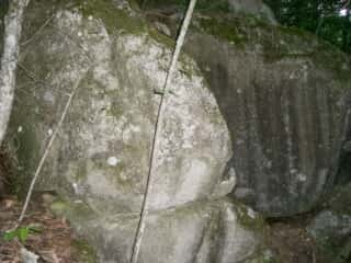 守屋山腹の巨石