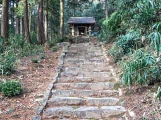 白山神社　参道の階段　船来山　船来山 (伊久良河宮比定地)