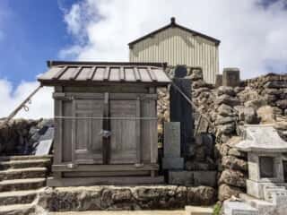 月山神社本宮