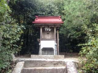 敢国神社 (敢都美恵宮比定地)