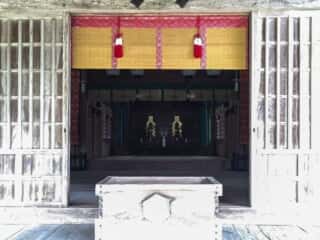 六所神社　拝殿
