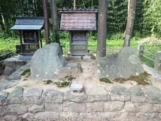 天神神社 御船代石 (伊久良河宮比定地)