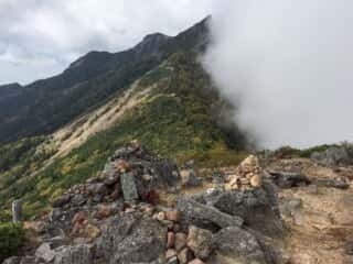 権現岳