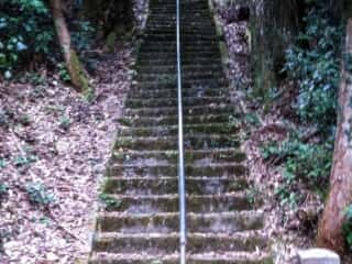 神明神社　参道の階段