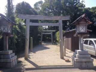 竹佐々夫江神社 鳥居と参道 (佐佐牟江宮比定地)