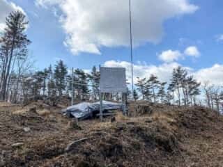 石投山 黒森山 登山道