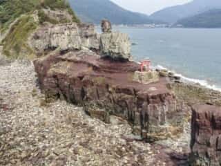 海の要塞を思い浮かばせる甑島大明神