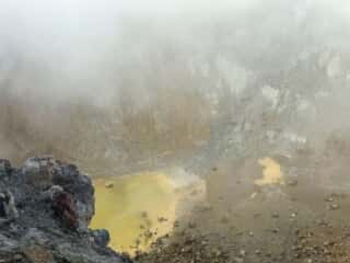 雌阿寒岳