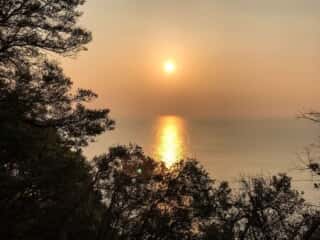 竹ヶ島から海を眺める