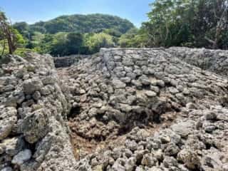 沖永良部島 世之主の墓