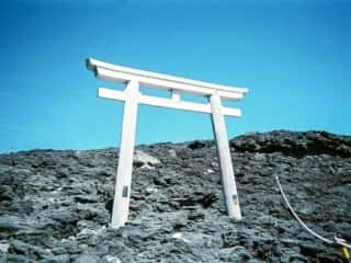 富士山登山道 山頂の鳥居