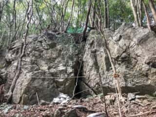 若杉山遺跡の掘削現場