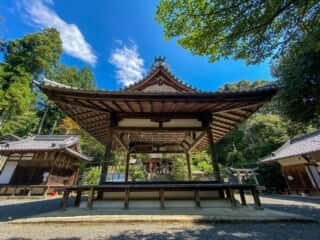 石座神社 拝殿