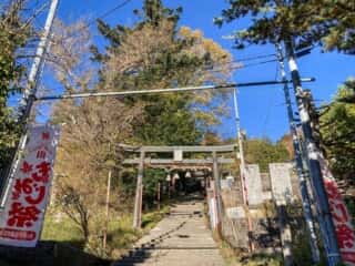劔神社 参道