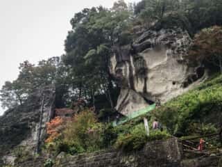 宝珠山立石寺の巨石