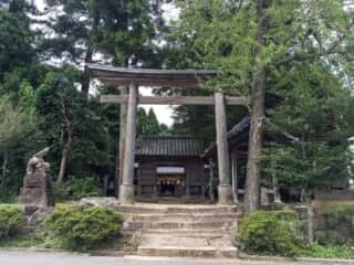 六所神社　鳥居